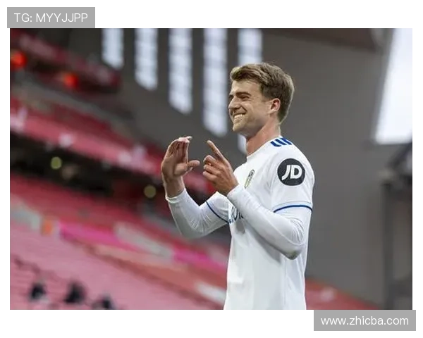 以利兹联足球俱乐部为核心探讨其历史辉煌与未来发展方向 以利兹联足球俱乐部为核心探讨其历史辉煌与未来发展方向