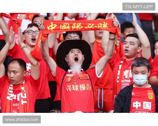 国足逆转取胜激燃全场球迷激情点亮城市夜空庆祝时刻延续荣耀征程