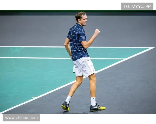 阿卡斯与梅德韦杰夫争夺巴黎大师赛冠军 赛前两人状态火热接连突破纪录